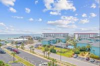 Top Floor King Studio w Gulf & Sound Views - B&B Fort Walton Beach