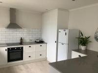 Relaxing Beach Side House - Ferienwohnung Porirua
