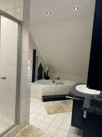 Modernes Premium Apartment mit Gartenidylle - Ferienwohnung Rieden