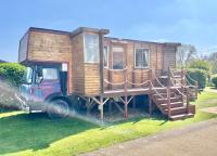 Luxury converted Bedford TK Horsebox - B&B Paulerspury