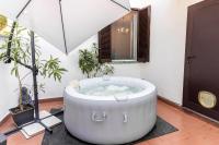 Zen Retreat per Coppie con Jacuzzi - Dehor e Garage Privato - Check in Automatico e Climatizzatore - B&B Casale Monferrato