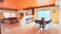Mbala's Holiday Home - B&B Langstrand