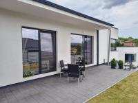 Origo Residence - Terrace & Private Parking - B&B Bistriţa