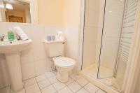Stylish 4BR Apartment in the Heart of Limerick - B&B Limerick