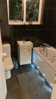 Single room for Female in fmaily house - Chambres d'hôtes Romford