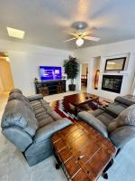 Large Prescott Home w3-car Garage Central & Quiet - B&B Prescott