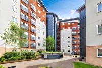 Slough - Bright 1-Bed - Lift Access, Sleeps 4, Free Parking - Chambres d'hôtes Slough