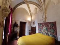 Suite des 7 Sorciers, nuit dans une Chapelle d'un Manoir Magique - Chambres d'hôtes Bourges