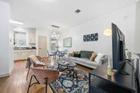 16 min to Stadium - Designer Townhome - Sleeps 7 - Ferienwohnung Houston