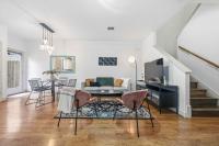 16 min to Stadium - Designer Townhome - Sleeps 7 - Ferienwohnung Houston