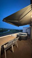 River View Penthouse & Jacuzzi - B&B Reghin