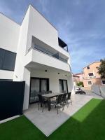 Guest House Gabi - Bed and Breakfast Srima