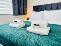 Modern Executive Studio, Central Swindon - B&B Swindon