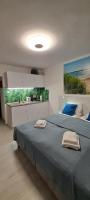 Apartament LAVENDER 17 - aneks kuchenny i balkon wśród hortensji - Chambres d'hôtes Jastrzębia Góra