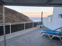 Casa Bella Terraza con vistas al mar y parking privado - Chambres d'hôtes Igueste