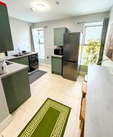 Family Seaside Apt with Bunk Room- Dunluce Green 2 - B&B Portrush