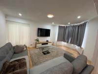 Lovely detached house - B&B Hendon