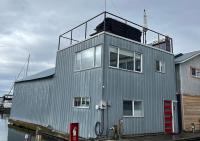 Mosquito Creek Floating Boat Shed - B&B North Vancouver
