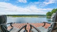 Waterfront, Hot Tub, Dock Kayaks, Movie Game Room - Chambres d'hôtes Lake Ariel