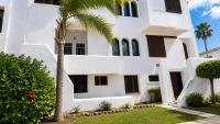 Magnifique appartement Bahia Smir pieds dans l eau Plage Al Amin 2 chambres, 2 salons - Chambres d'hôtes Fnidek