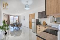 Spacious & Modern 3 bedroom, steps from stunning sea views! - B&B Il-Ħamrija