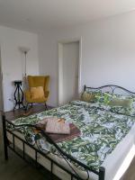 Komfort-Apartment bei Erlangen mit Parkplatz & Balkon - B&B Spardorf