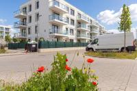 Comfortable Apartment with Balcony Workspace and Underground Parking by Noclegi Renters - Ferienwohnung Danzig