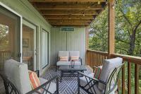 NEW! Walk-In Condo 2 Mi to SDC Pool & Lake - Ferienwohnung Reeds Spring