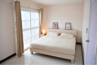 Walking distance Thunder Dome - B&B Ban Bang Phang