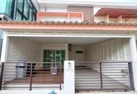 Walking distance Thunder Dome - B&B Ban Bang Phang