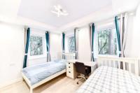 2 Bedroom 3 Bed Stylish Flat with parking - Ferienwohnung Crowthorne