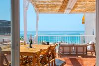 Oceanfront Penthouse with Terrace and Views - B&B Sitges