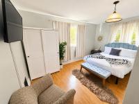 Nat Private Room near Yale, Hospitals & Downtown - Bed and Breakfast New Haven