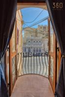 Sun-Drenched St Julians Apartment with Private Balcony and Ultra Fast WiFi - B&B Gzira