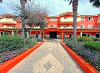 F22C 2BR Renovated Gem - Pool - Steps to Beach - B&B Santa Maria