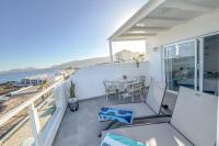 Casa Burgao Studio with large seaview terrace - Chambres d'hôtes Punta de Mujeres