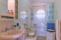 Apartamento de 2 dormitorios con terraza y vistas al mar