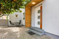 Entire house - newly renovated - 8 guests - parking - B&B Ingolstadt