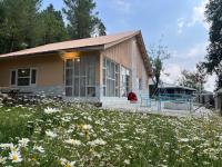 Haven Daisy Meadows - 2BR Cottage with Lawn in Changla Gali - B&B Changla Gali