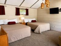 Room 12-2 Queen Suite-Woodland Motor Lodge - Chambres d'hôtes Grayling