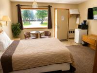 Room 26-1 Queen 1 Full Suite-Woodland Motor Lodge - Chambres d'hôtes Grayling