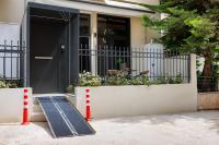 PYLOU Boutique Ground apartments near Attikon Hospital - B&B Athens