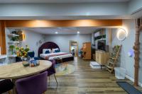 VIBES! Free Parking, Piano, King Bed - B&B Washington D.C.