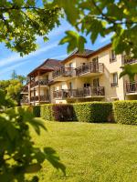 Chez Gisèle - Séjour cosy - Piscine & Sauna - B&B Levernois
