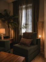 Designer Hideaway Private Patio near Wicker Park - B&B Chicago