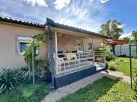 Sára Apartman - Bed and Breakfast Buzsák