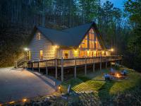 Robbinsville Cabin Sleeps 10 Game Room, Pets - Bed and Breakfast Robbinsville
