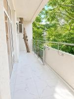 Yunusabad Metro Apartment with Large Balcony - Bed and Breakfast Tasjkent