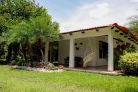 Villa de lujo a 20 mins Buga con Piscina privada, Jacuzzi y BBQ - B&B Guacarí
