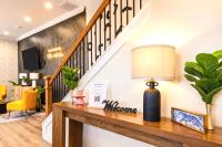 Downtown Luxe Retreat - King Bed, Pool, Pong, Billiards, Grill & FREE Coffee - Chambres d'hôtes Houston